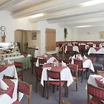 Hotel Ea Jessenius 3*
