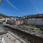 Hotel Ea Jessenius 3*