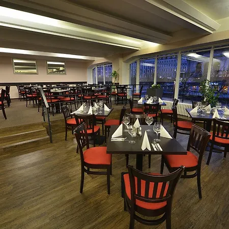Ea Jessenius Hotel