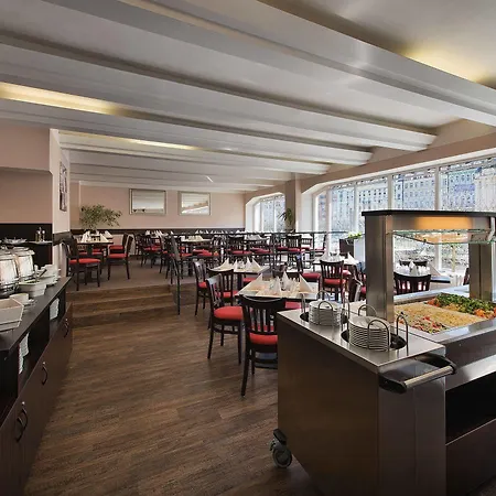 Ea Jessenius Hotel 3*