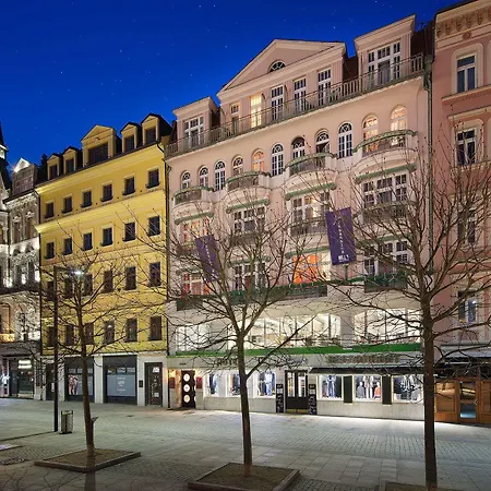 Ea Jessenius Hotell 3*